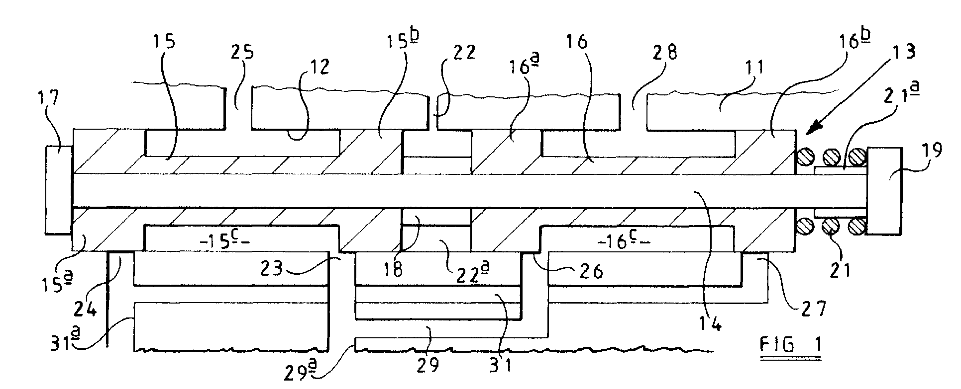 EP0860612A2 Spool valve with adjustable overlap Google Patents